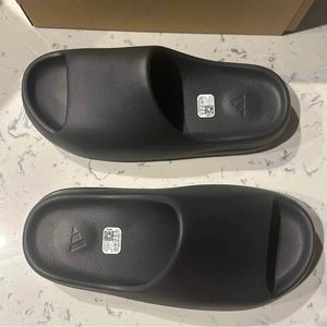 Yeezy Slides Onyx